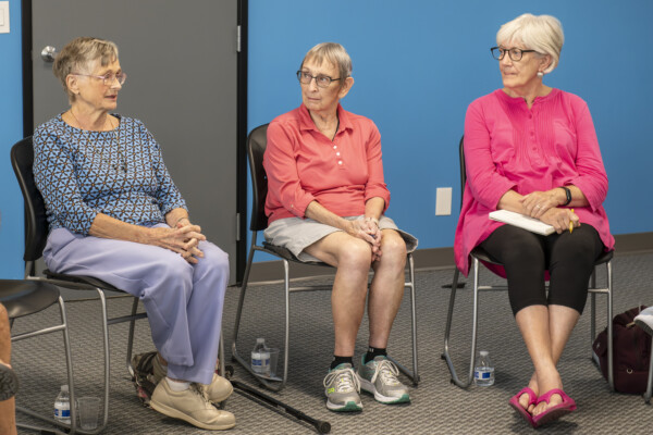 Support Groups and Therapy Groups: What's the difference?